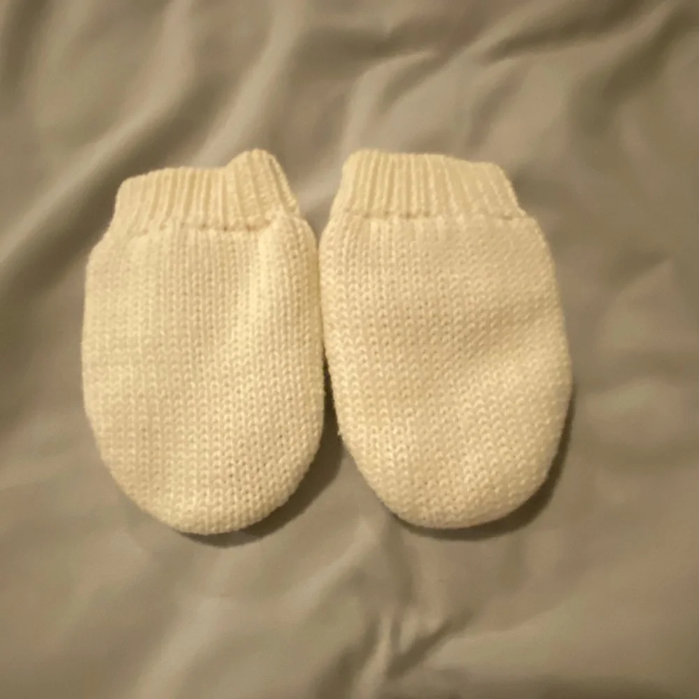 Baby gap bunny mittens 0-6 months